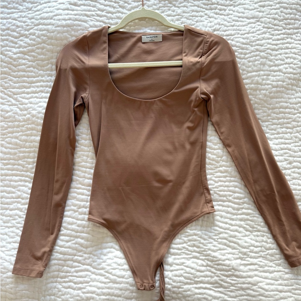 Babaton Scoopneck Contour Bodysuit taupe size S